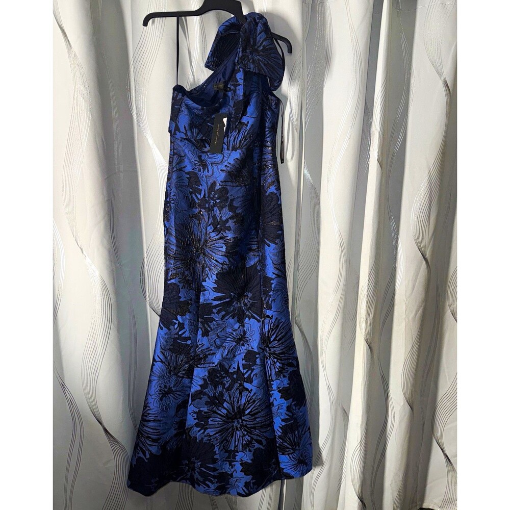 Donna Karan New York Blue/Black Floral Jacquard One-Shoulder Long Gown 8